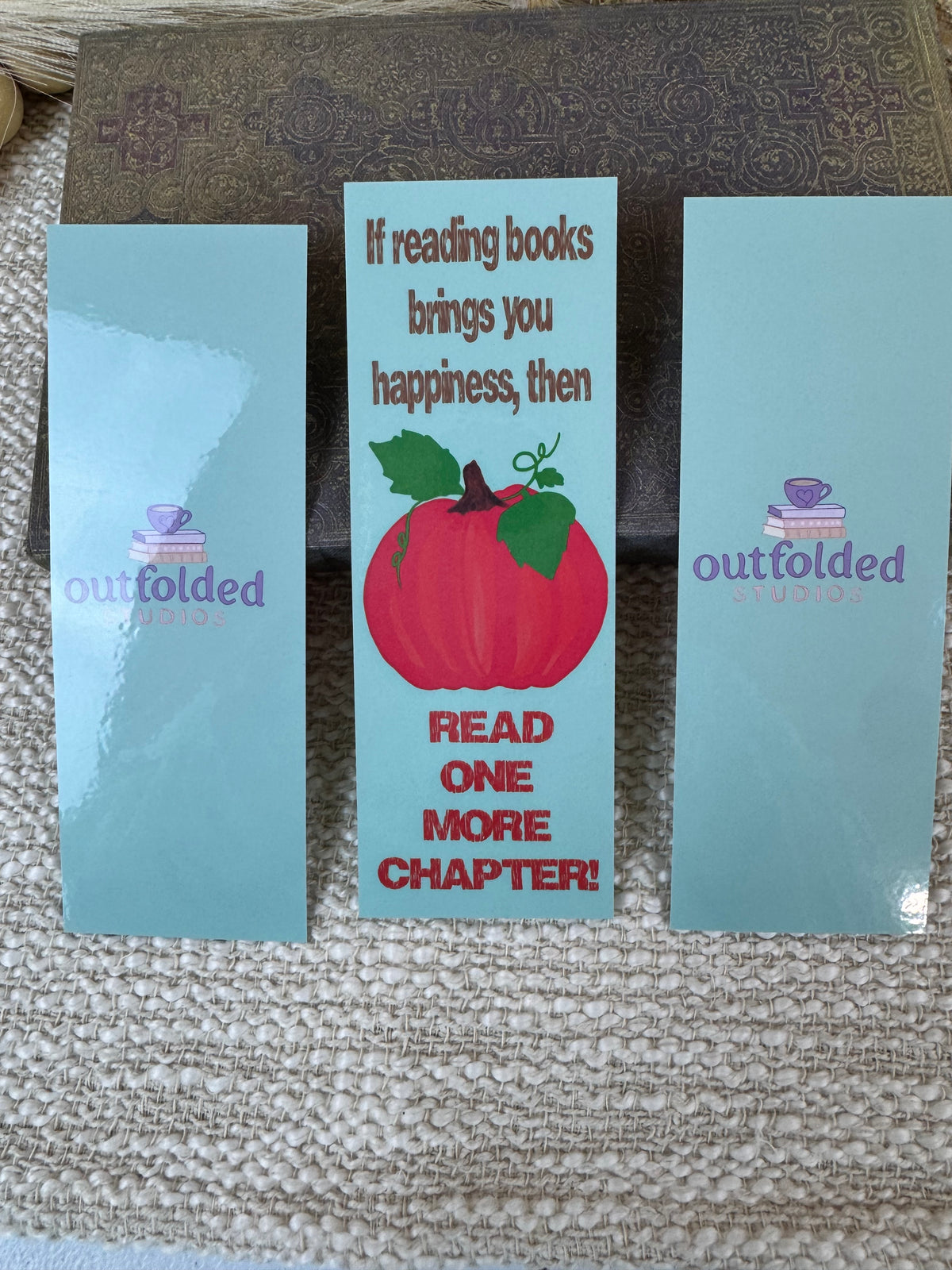 Handmade Pumpkin Bookmark – One More Chapter