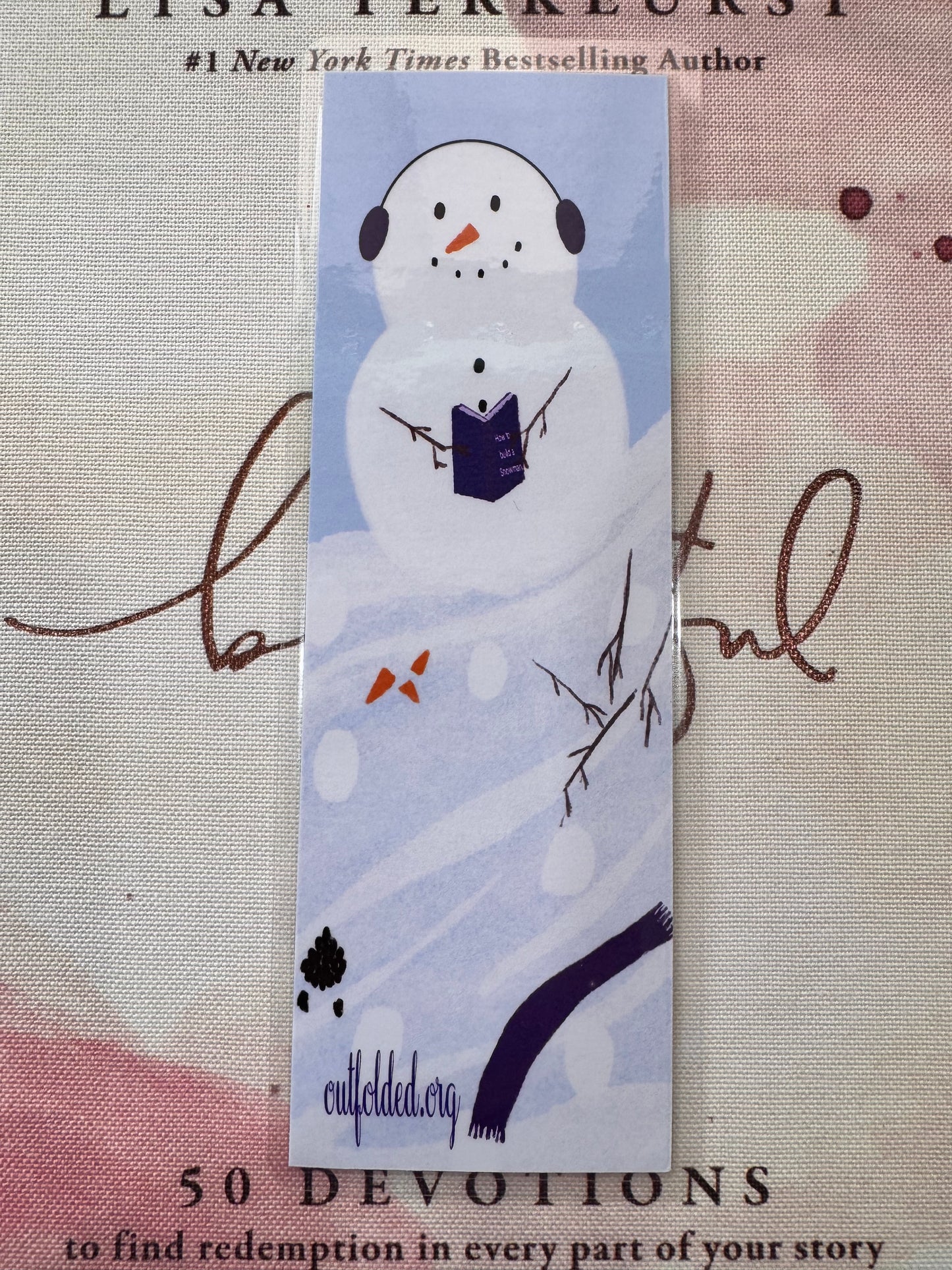Building A Snowman Winter Bookmark - Snowman That Loves To Read