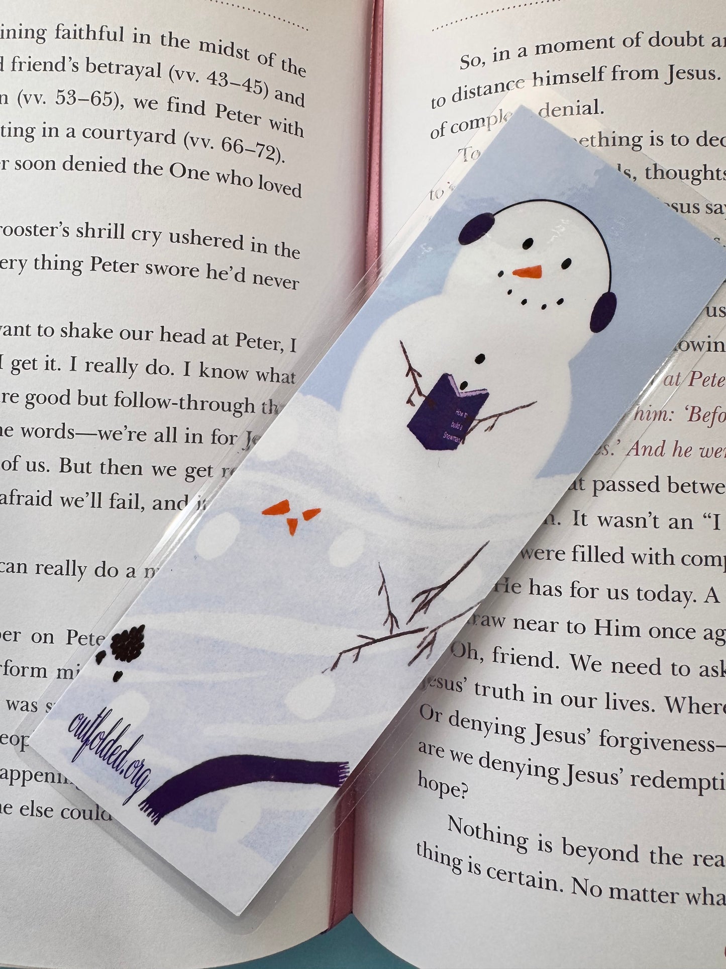 Building A Snowman Winter Bookmark - Snowman That Loves To Read