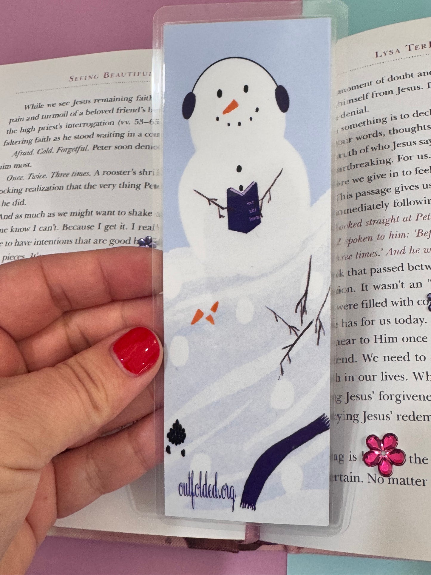 Building A Snowman Winter Bookmark - Snowman That Loves To Read